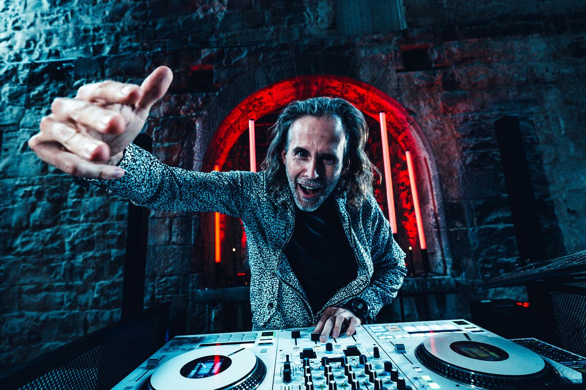 DJ Ryley performing